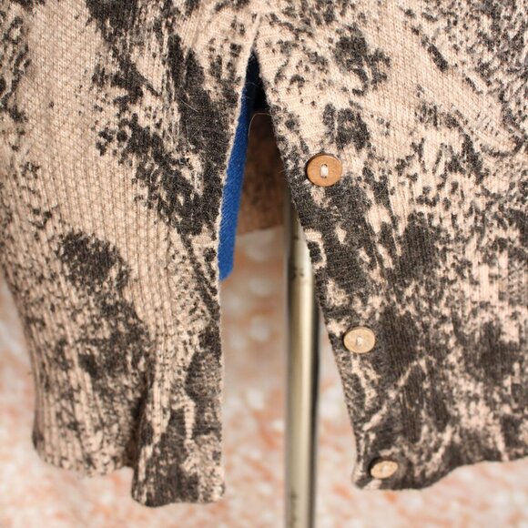 Aeuadani Women's Black Tan Print V-Neck Button-Up Angora Blend Tunic Sweater ~M~ - Picture 5 of 12